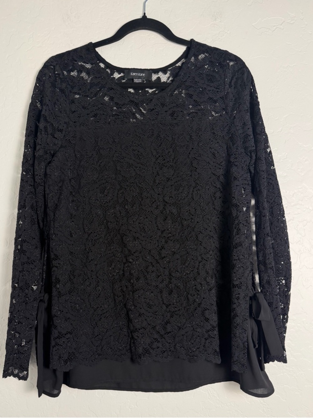 Karen Kane Women Sz M Blouse Black Floral Lace Overlay Semi Sheer Chiffon Hem